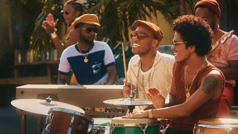 Assista o clipe 'Skate', novo single da dupla Silk Sonic