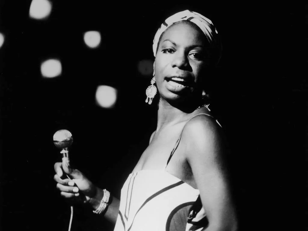 A cantora de jazz Nina Simone, em show de 1964 | Getty Images/VEJA