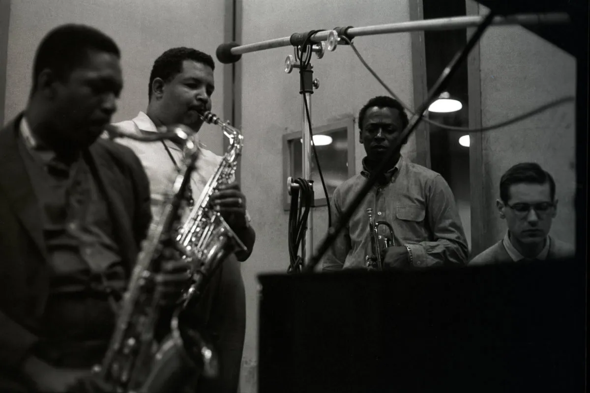 Entenda a essência do jazz por meio do álbum "Kind of Blue" - Miles Davis